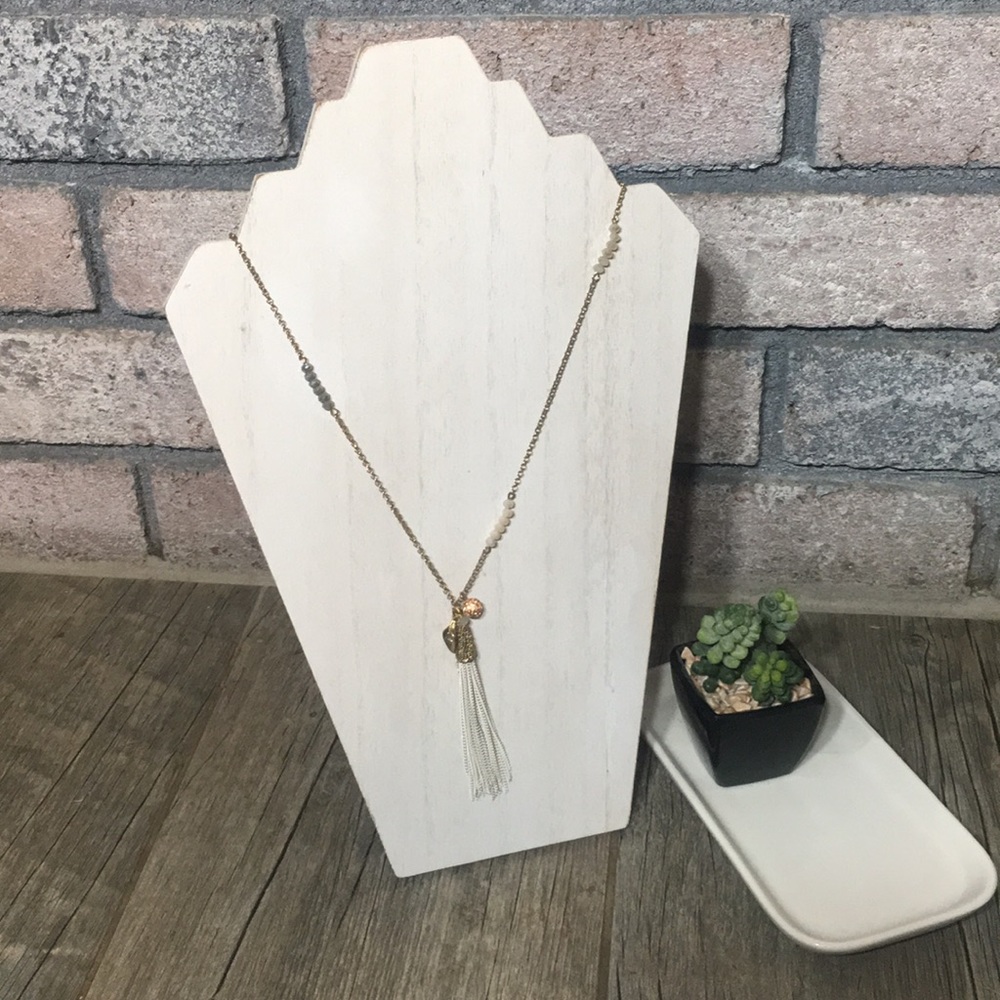 Simple sweater necklace